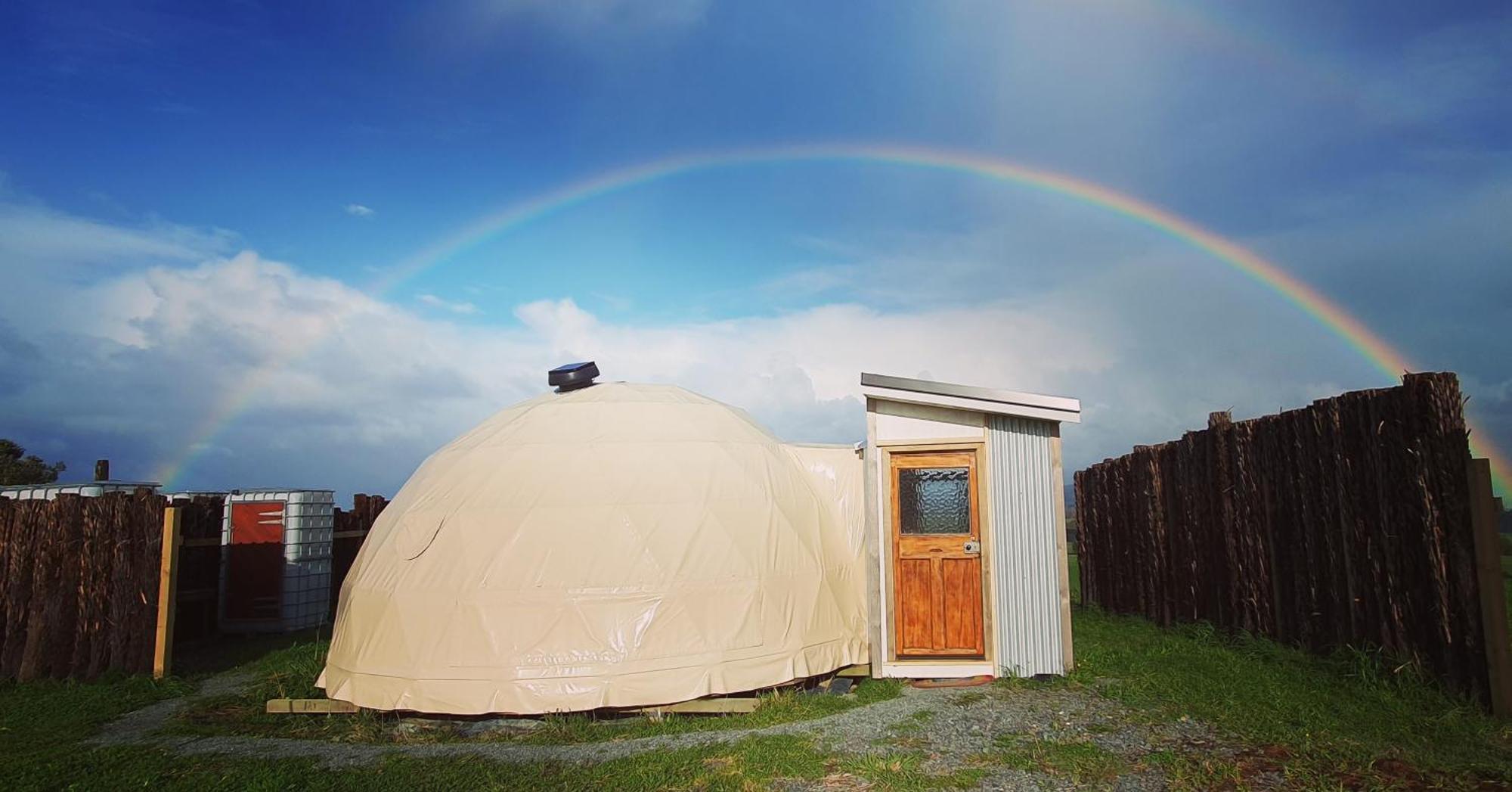 1 Waipu Off-Grid Eco Seaview Geodesic Glamping Dome Hotel Bagian luar foto